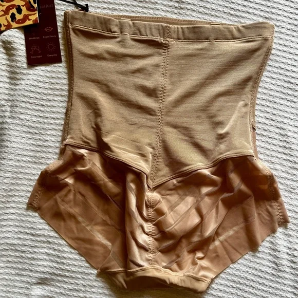 NWT Honeylove Queen Brief Shapewear in Sand - Picture 10 of 13
